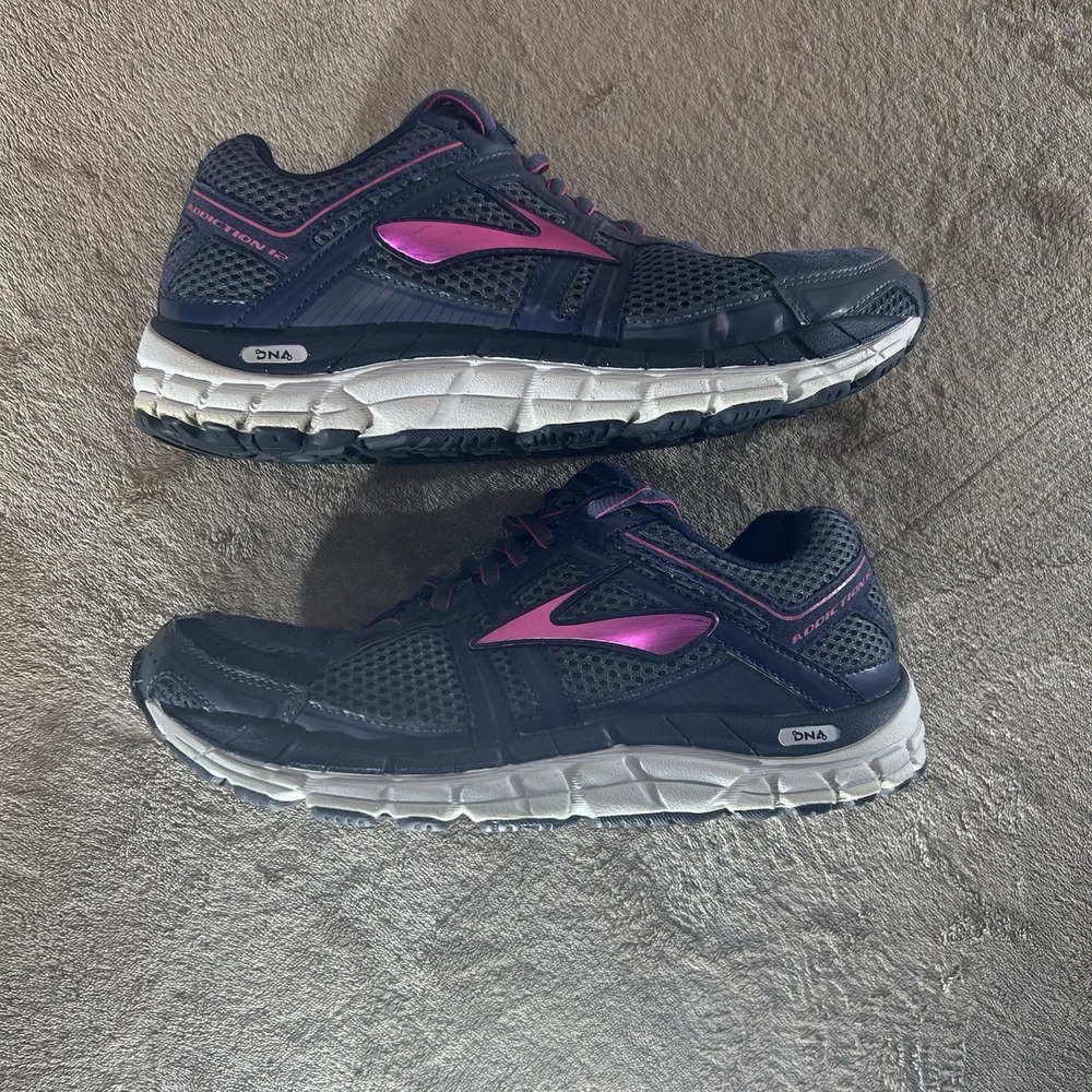 Brooks Addiction 12 Women's Size 8.5 D Wide Navy Pink Running Shoes 1201881D463